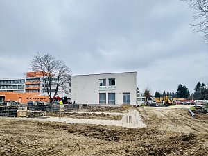 Přístavba porodnicko gynekologického pavilonu v Uherskohradišťské nemocnici; březen 2024