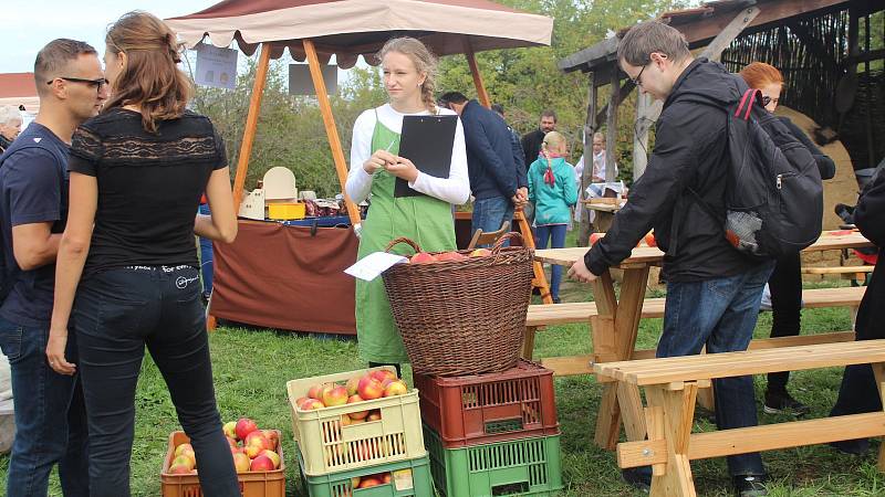 Ve skanzenu Rochus se vařilo, peklo, smažilo podle receptů Slovácké kuchařky