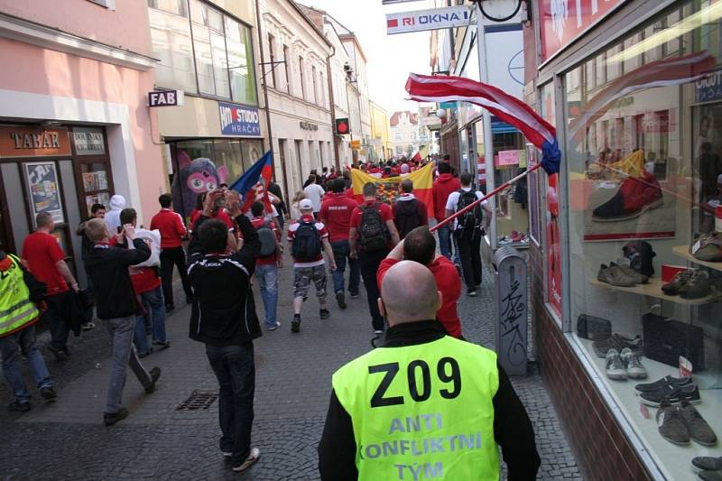  Fanoušci Zbrojovky Brno v zápase na Slovácku