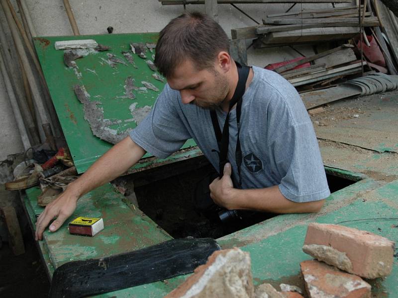 Při zásahu a vyšetřování asistovali také policisté.