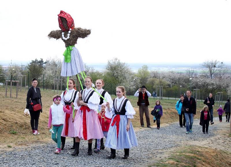 VE SKANZENU. Plno předvelikonočních inspirací našli návštěvníci o druhé dubnové sobotě na kopci Rochus nad Uherským Hradištěm.