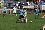 Fotbalisté Ořechova (bílé dresy) v hodovém derby porazili Polešovice 2:0.