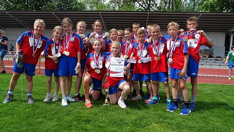 Žáci Základní školy Sportovní v Uherském Hradišti skvělými výkony opanovali krajské kolo letošního osmého ročníku Štafetového poháru v Holešově.