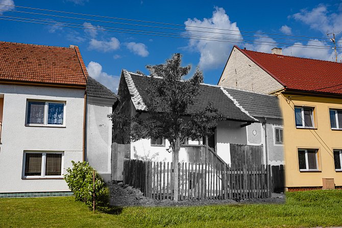 Do současné zástavby Drslavic zakomponovaný dům rodiny Jellinek na začátku minulého století.