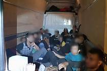 Celkem 43 Syřanů během tří dnů zadrželi celníci ve Strání a v Březové