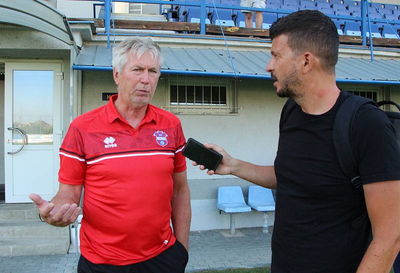 Známý trenér Ján Kocián nyní vede na rodném Slovensku fotbalisty Zlatých Moravců.
