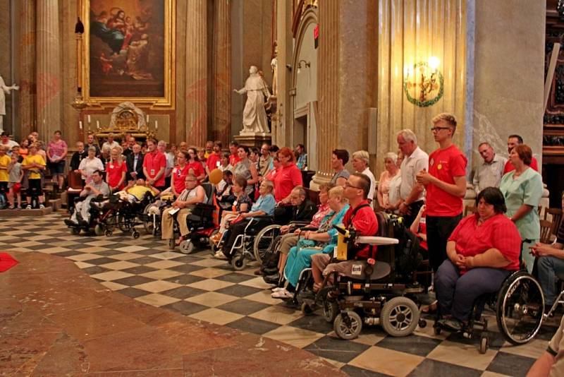 Při Dnech lidí dobré vůle si dalo na Velehradě dostaveníčko 130 vozíčkářů z pěti zemí. 