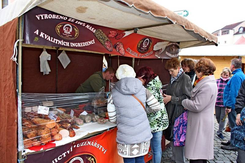 NA TRHU. Velikonoční jarmark v Hradišti, tradiční a hlavně otevřený všem.  