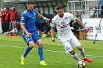 1. FC Slovácko - FC Slovan Liberec (v modrém)