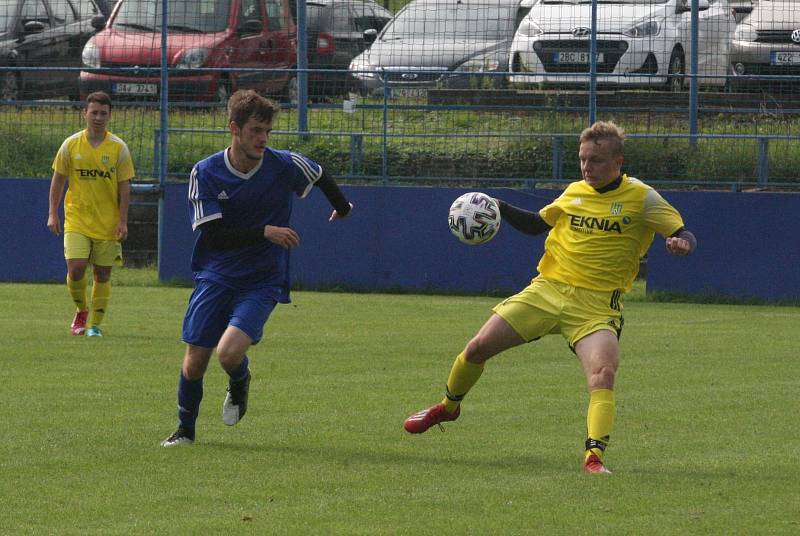 Fotbalisté Kunovice doma prohráli s Nivnicí 0:2. Hosty poprvé vedl nový hlavní trenér Pavel Barcuch.