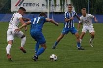 Fotbalisté Vítkovice (v modrém) schytali v utkání 4. kola MSFL na hřišti Slovácka B debakl 0:6.