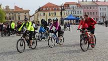 Na kole vinohrady vyrazilo z centra Uherského Hradiště bezmála tisíc cyklistů, pěších i koloběžkářů