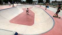 Skatepark v Uherském Hradišti slavnostně otevřeli v pátek 25. června. Zájem mezi mladými byl obrovský.