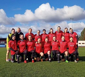 článek Moravskoslezská fotbalová divize žen, 5. jarní kolo. Na fotce jsou fotbalistky Uherského Brodu.