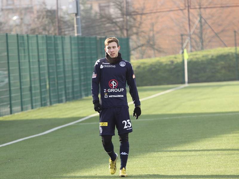 Fotbalisté 1. FC Slovácko přivítali na UT ve Starém Městě v prvním přípravném utkání Kroměříž.  V dresu domácích se představil Jakub Prajza.