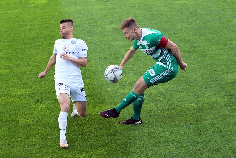 Fotbalisté Slovácka (v bílých dresech) se ve 32. kole FORTUNA:LIGY utkali s pražskými Bohemians.