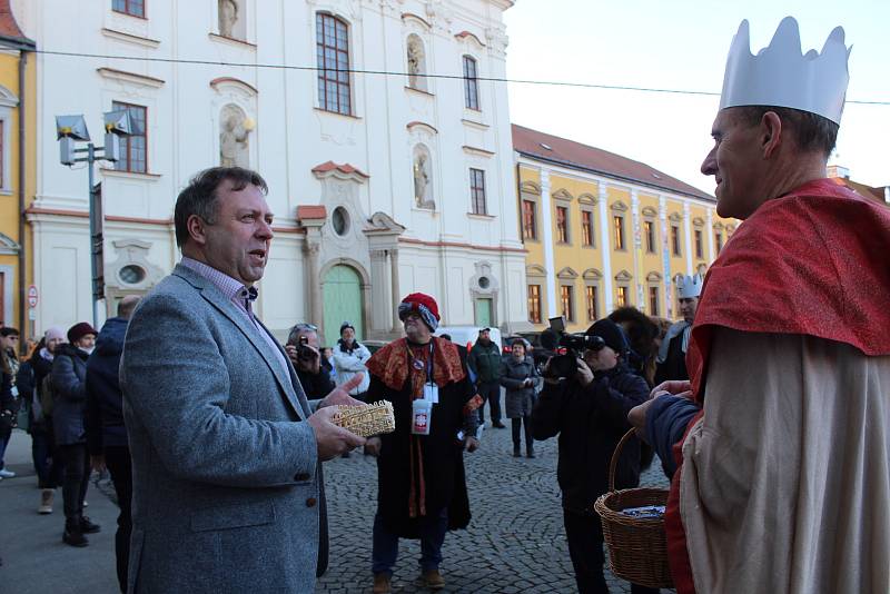 Tříkrálový průvod s koňmi i velbloudem křižoval Uherským Hradištěm.