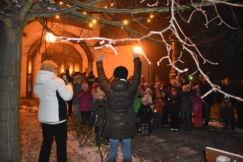 Česko zpívá koledy v Suché Lozi, 14. 12. 2016.