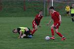 Fotbalisté Jalubí (žlutočerné dresy) v semifinále Poháru OFS Jarošovský pivovar zdolali Nedakonice 3:0.