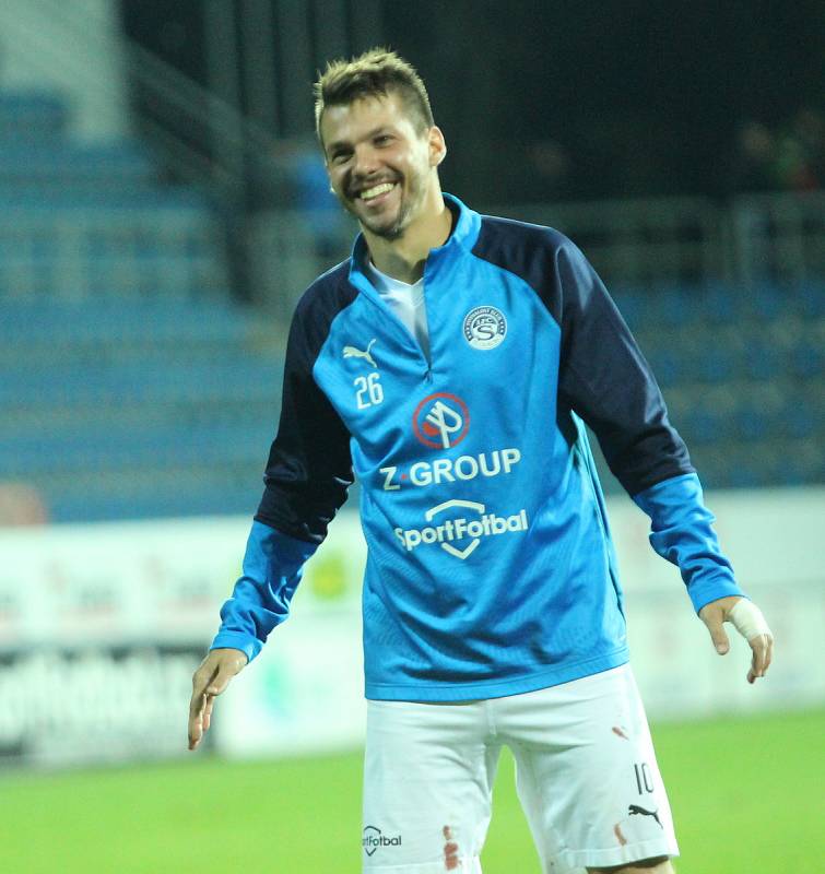 Fotbalisté Slovácka (v bílých dresech) v předehrávce 12. kola FORTUNA:LIGY porazili Liberec 3:1.