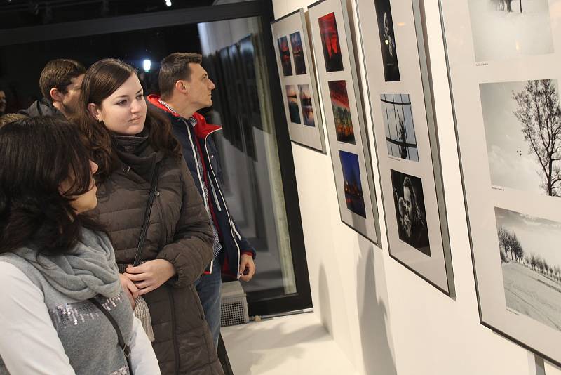 Vernisáž třináctého ročníku neformálního slováckého press fota s názvem Ohlédnutí 2018 hostilo foyer Kina Hvězda v Uherském Hradišti.