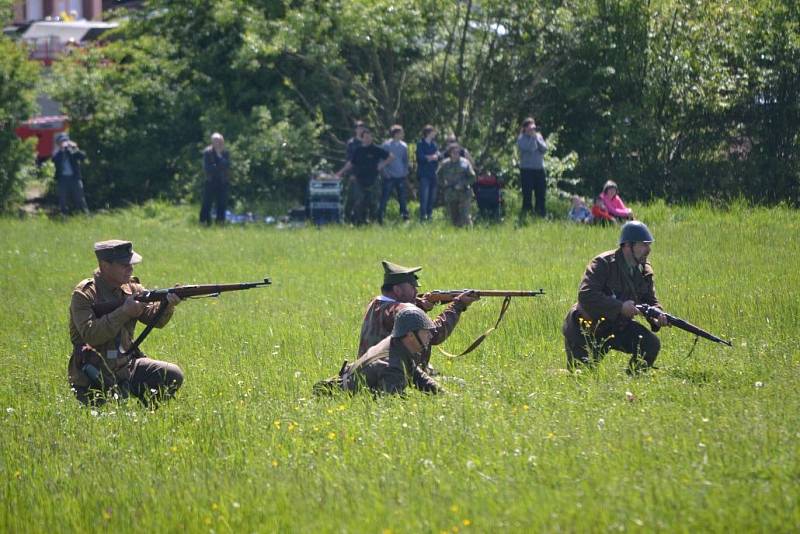 Bitva o Strání. Inscenace bojů k 69. výročí osvobození obce