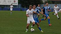 Fotbalisté Slovácka B (bílé dresy) ve 4. kole MSFL deklasovali Vítkovice 6:0.