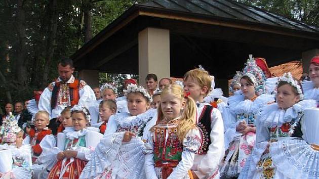 Stovky věřících se sešly o poslední srpnové neděli na poutním místě Svatém Antonínku, kde se konala děkovná pouť dožínková.