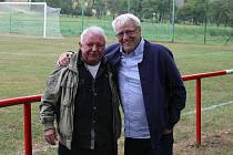 Legendární trenéři Miroslav Polášek (vlevo) a Petr Uličný na oslavách v Částkově. 