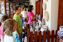 Na nudu v příměstském táboře Muzea tupeské keramiky neměly děti čas.
