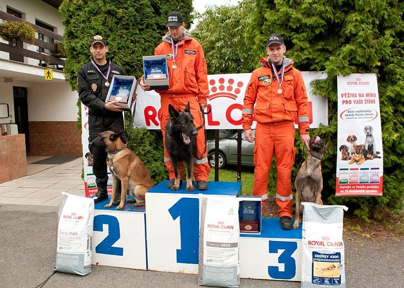 Psi strážníků doma prokázali své mistrovství