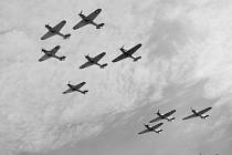 Letadla Hawker Huricane 85. squadrony RAF v říjnu 1940.