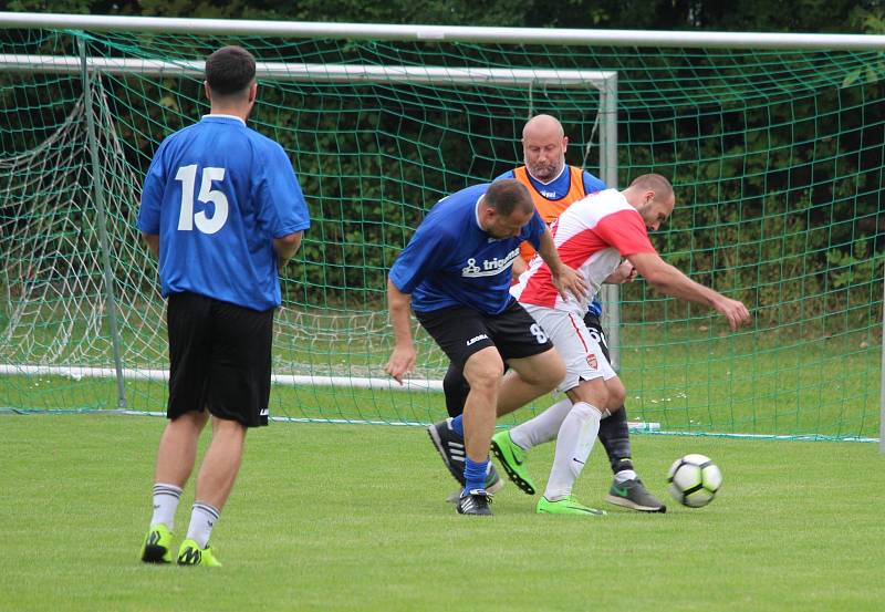 Zaměstnanecká liga Deníku: Pražské kolo na hřišti v Čakovicích.