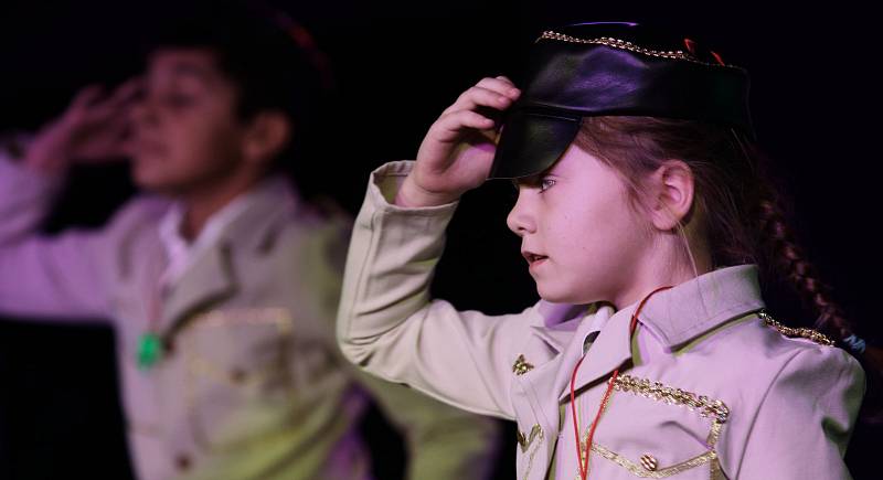Hejbejte se a zpívejte s Hankou Kynychovou 2015. Devátý ročník charitativní taneční schow dětí z dětských domovů v Music Clubu Futurum.