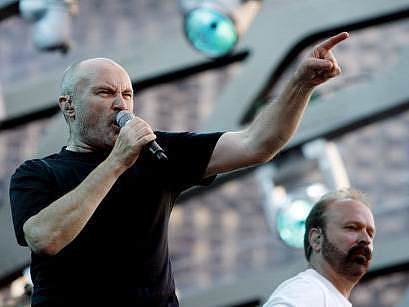 Britský zpěvák Phil Collins vystoupil 20. června 2007 spolu s kapelou Genesis v pražských Vysočanech.