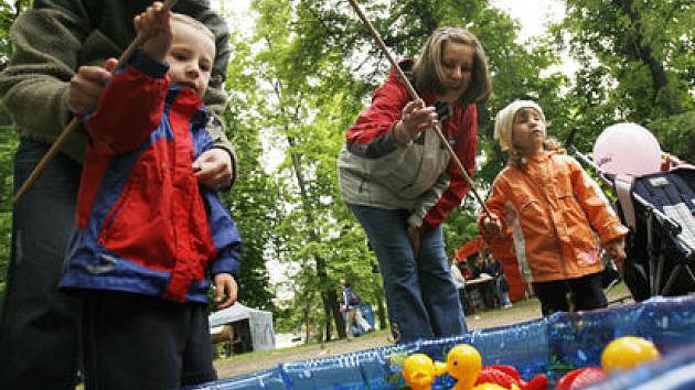 DESET. Bambiriáda má kulaté narozeniny. Od čtvrtka do neděle mohou slavit malí i velcí - každý, kdo přijde na dva pražské ostrovy nebo na Anděl.