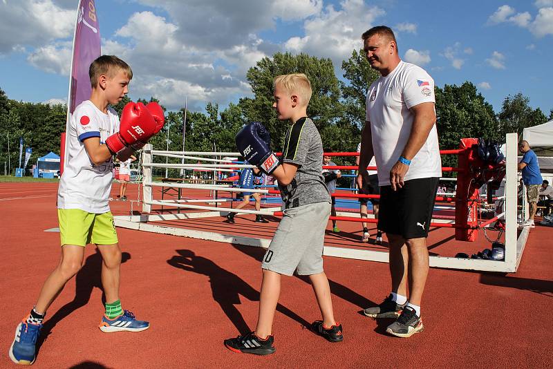 Trénink v olympijském parku vedli boxeři z oddílu Pražský Rohovník, trenér Michal Soukup, mládežníci Adam Marcin a Samuel Klabeneš.