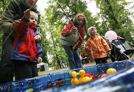 DESET. Bambiriáda má kulaté narozeniny. Od čtvrtka do neděle mohou slavit malí i velcí - každý, kdo přijde na dva pražské ostrovy nebo na Anděl.