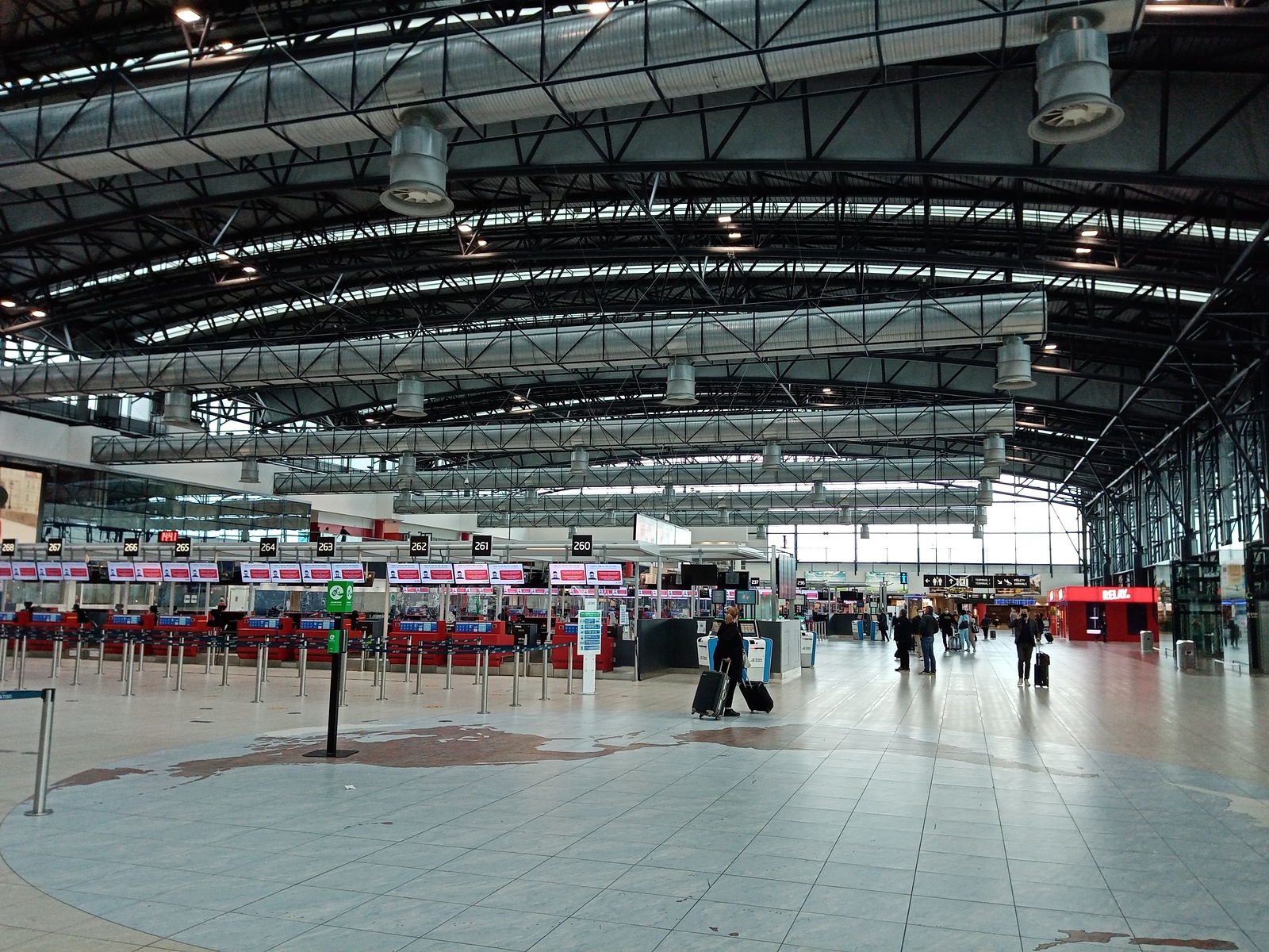 Letiště na několik dní uzavře příjezd k Terminálu 2. Kvůli evropským  delegacím - Pražský deník