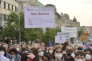 Spolek Milion chvilek uspořádal 1. června 2021 pochod a demonstraci proti setrvání Marie Benešové ve funkci ministryně spravedlnosti.