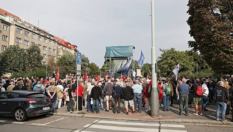 Demonstrace proti zakrytí pomníku maršála Koněva 2.září 2019.