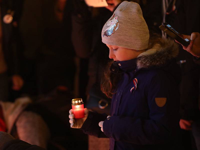 Lidé si po celé Praze připomínali 17. listopadu 29. výročí Sametové revoluce.