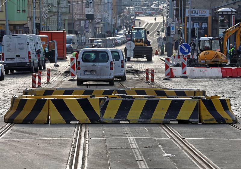 Rekonstrukce tramvajové trati v Zenklově ulici.