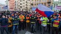 Z veřejné manifestace členů Integrovaného záchranného systému proti povinnému očkování.