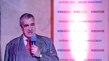 Roadshow TOP 09, která po všech krajích představuje lidem dokument Vize 2030, pokračovala 6. března v Praze. Karel Schwarzenberg.