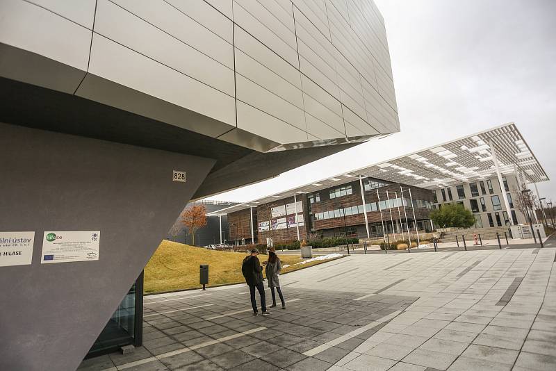 Vědecké výzkumné centrum zaměřené na laserovou techniku ELI Beamlines v Dolních Břežanech.