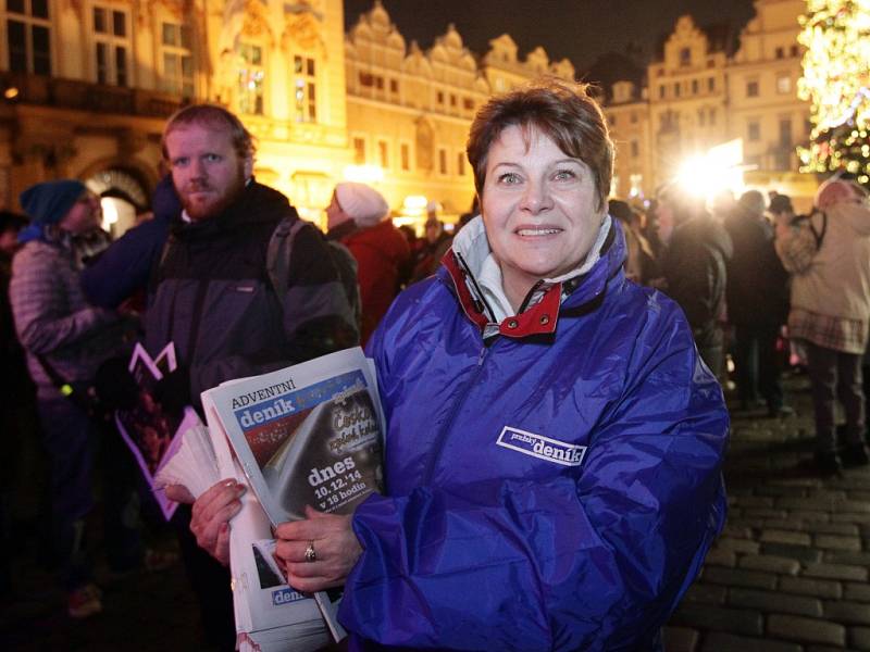 Česko zpívá koledy na Staroměstském náměstí 10. prosince.