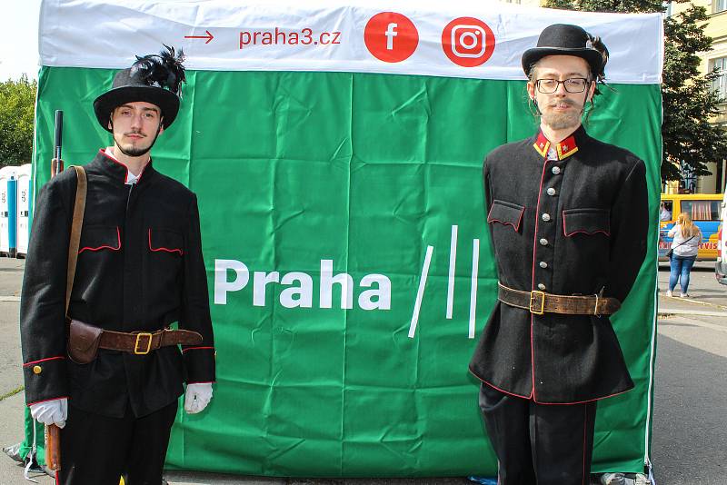 Vinohradské vinobraní. Festival vína na náměstí Jiřího z Poděbrad v Praze 3.