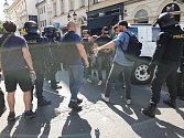 Fanoušci Florentiny napadli příznivce West Hamu v Rytířské ulici.