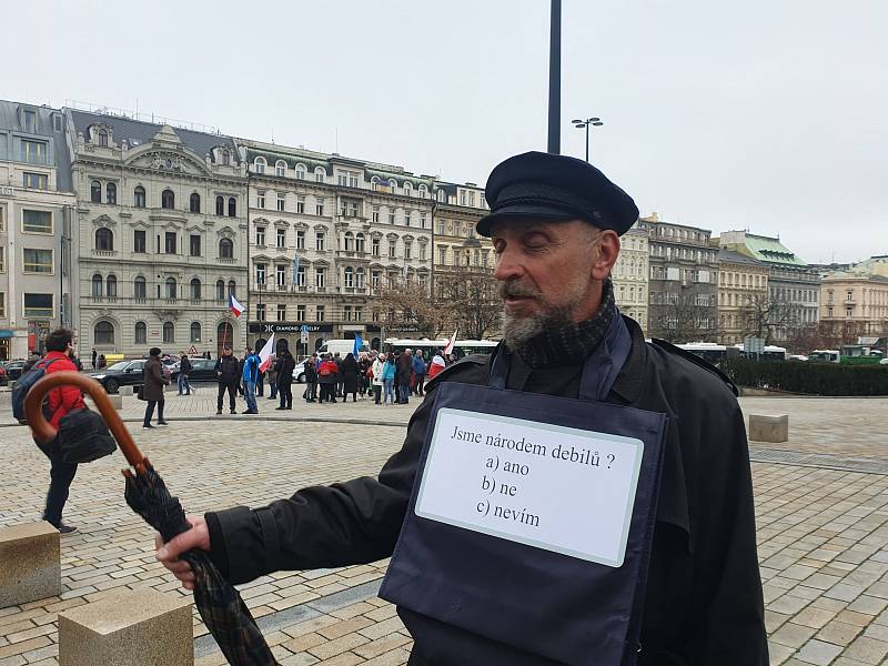 Pochod demonstrantů k České televizi 17. listopad 2022